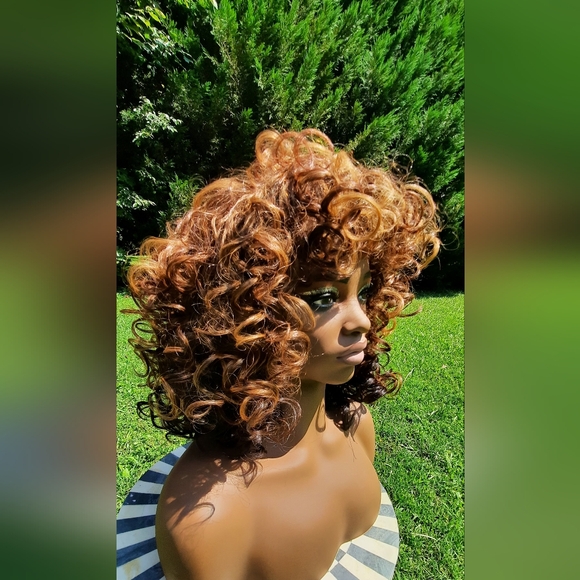3 tone bouncy curls wig - Picture 11 of 13